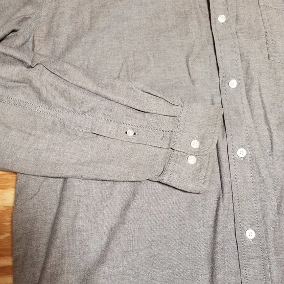 L.L. Bean Men's Shirt gray XL‎ slightly fitted - Picture 3 of 10